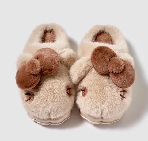 Indoor plush slippers