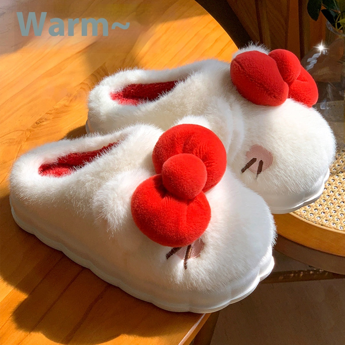 Indoor plush slippers